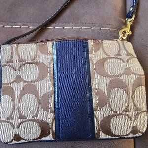 Coach signature brown wrislet